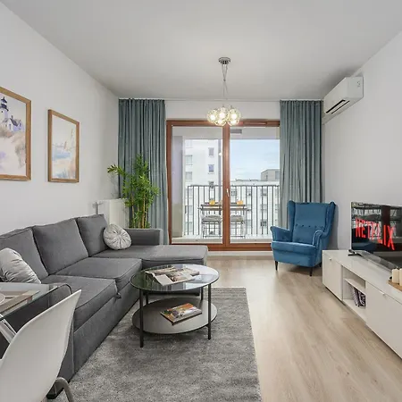 Lumina I 3-room Near Glowna I Parking & Balcony *
