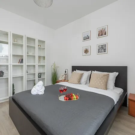 Lumina I 3-room Near Glowna I Parking & Balcony Appartamento Varsavia